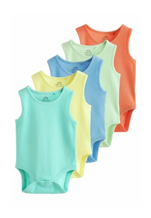 Fünf gerippte ärmellose Baby-Strampler in Türkis, Gelb, Blau, Hellgrün und Koralle, übereinander gestapelt auf weißem Hintergrund.