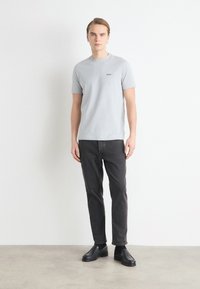 BOSS TEE - Basic póló - light/pastel grey
