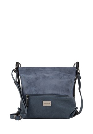 Blå skuldertaske med justerbar rem, lynlåslomme foran og Tom Tailor mærkeplade på den nederste del.