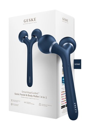 Blåt Sonic ansigt- og krop roller med tre teksturerede massagehoveder ved siden af en hvid GESKE mærket produktæske.