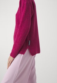 HUGO Neule - pink