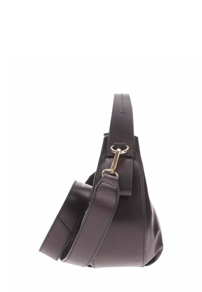Borsa a tracolla in pelle nera con forma triangolare, cinturino regolabile e accessori in oro. Texture liscia con dettagli di cucitura visibili.