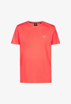 Koraalkleurig katoenen T-shirt met een ronde hals en korte mouwen. Voorzien van een klein wit logo op de borst. Soepele textuur, klassieke pasvorm.