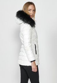 Koroshi PADDED - Téli dzseki - blanco   white