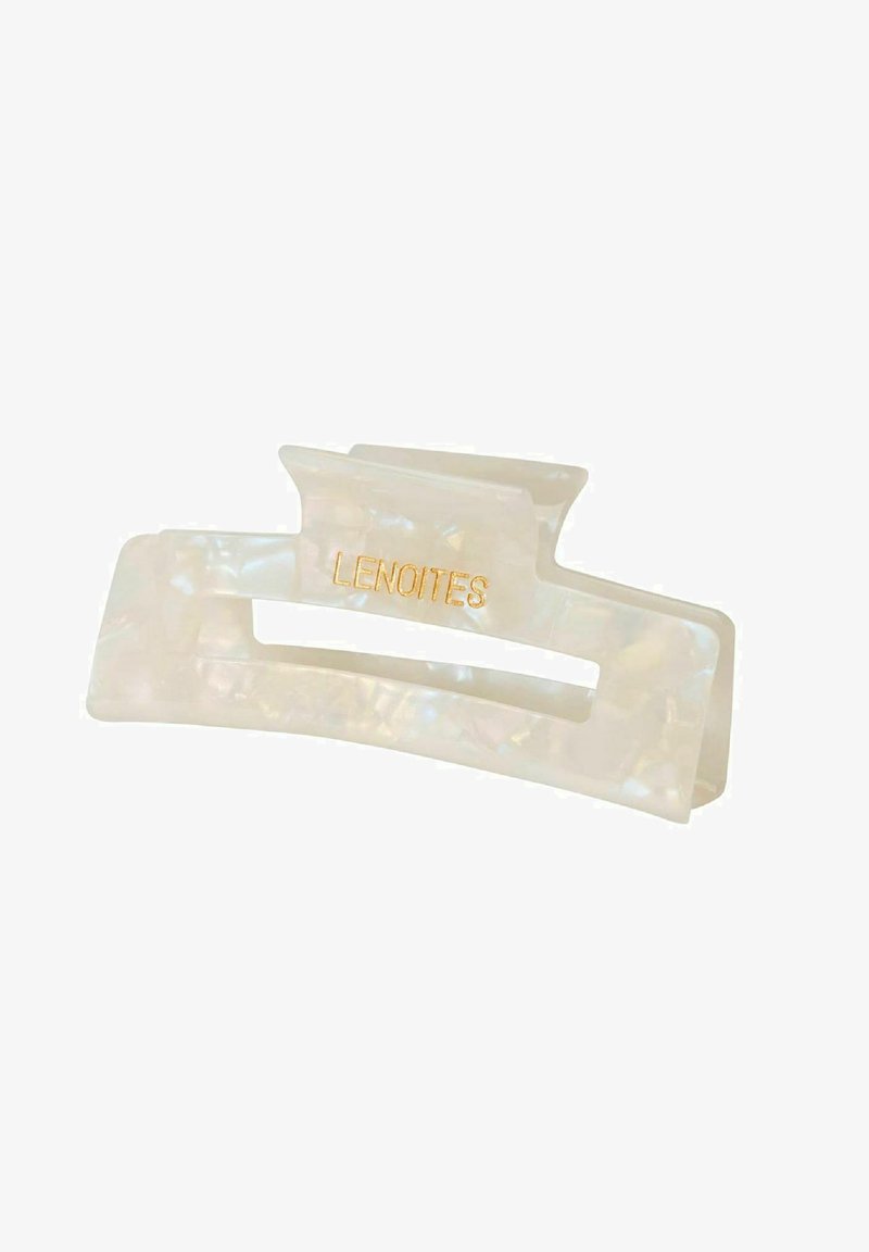 Heldere acryl haarclip in parelwit met gouden tekst "LENOITES." Het ontwerp heeft twee stevige prongen en een rechthoekige vorm voor een veilige grip.