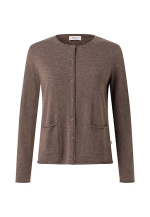 Cardigan marrone con scollatura tonda, bottoni frontali, due tasche e maniche lunghe, realizzato in un morbido tessuto testurizzato.