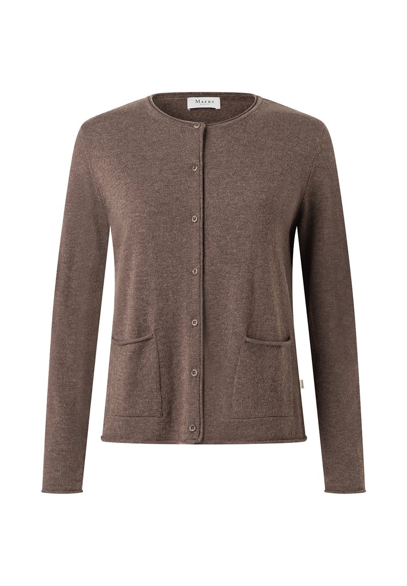 Hnědý svetr s kulatým výstřihem, předními knoflíky, dvěma kapsami a dlouhými rukávy, vyrobený z měkké, strukturované látky.