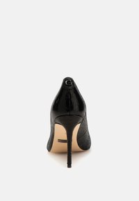 Guess RICA CUIR VÉRITABLE - Lodičky na vysokém podpatku - noir