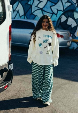 Surf Inc., WIDE  , mleczny