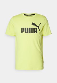 Gul bomulds T-shirt med et stort sort "PUMA" logo og puma-silhuet på forsiden. Rund halsudskæring, korte ærmer, afslappet pasform.