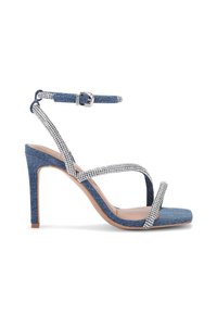 Jeansowe sandały na wysokim obcasie z akcentami ze srebrnych cyrkonii, cienkimi paskami, w szpic oraz eleganckim 10-centymetrowym obcasem typu stiletto.