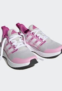 adidas performance run 2.0