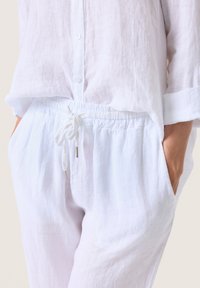 Soaked in Luxury AURAN - Broek - whisper white
