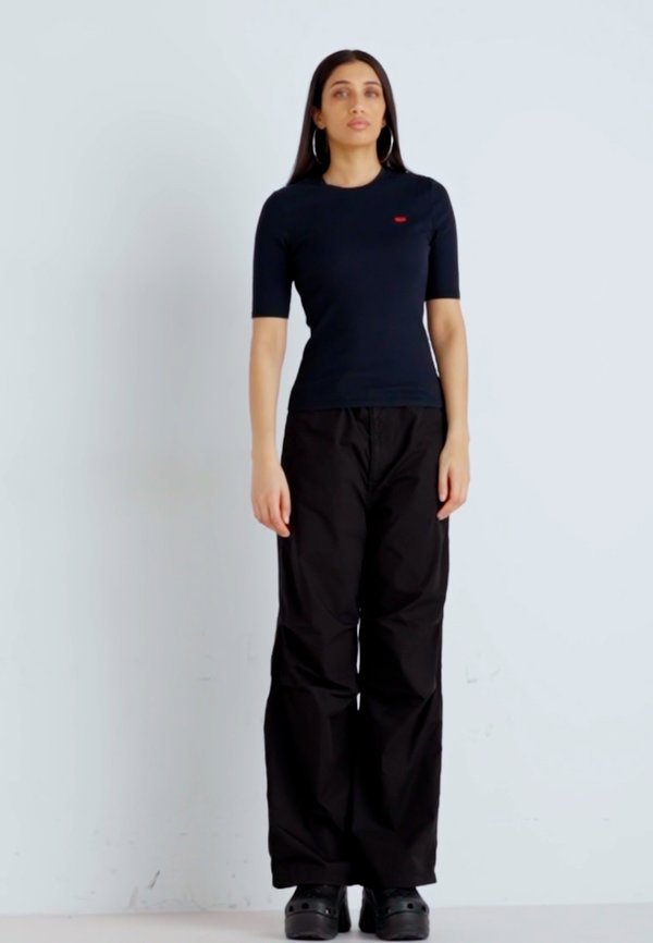 LUCA SLIM TEE - Basic T-shirt - caviar4