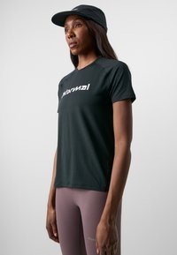 NNormal RACE - Sports T-shirt - schwarz