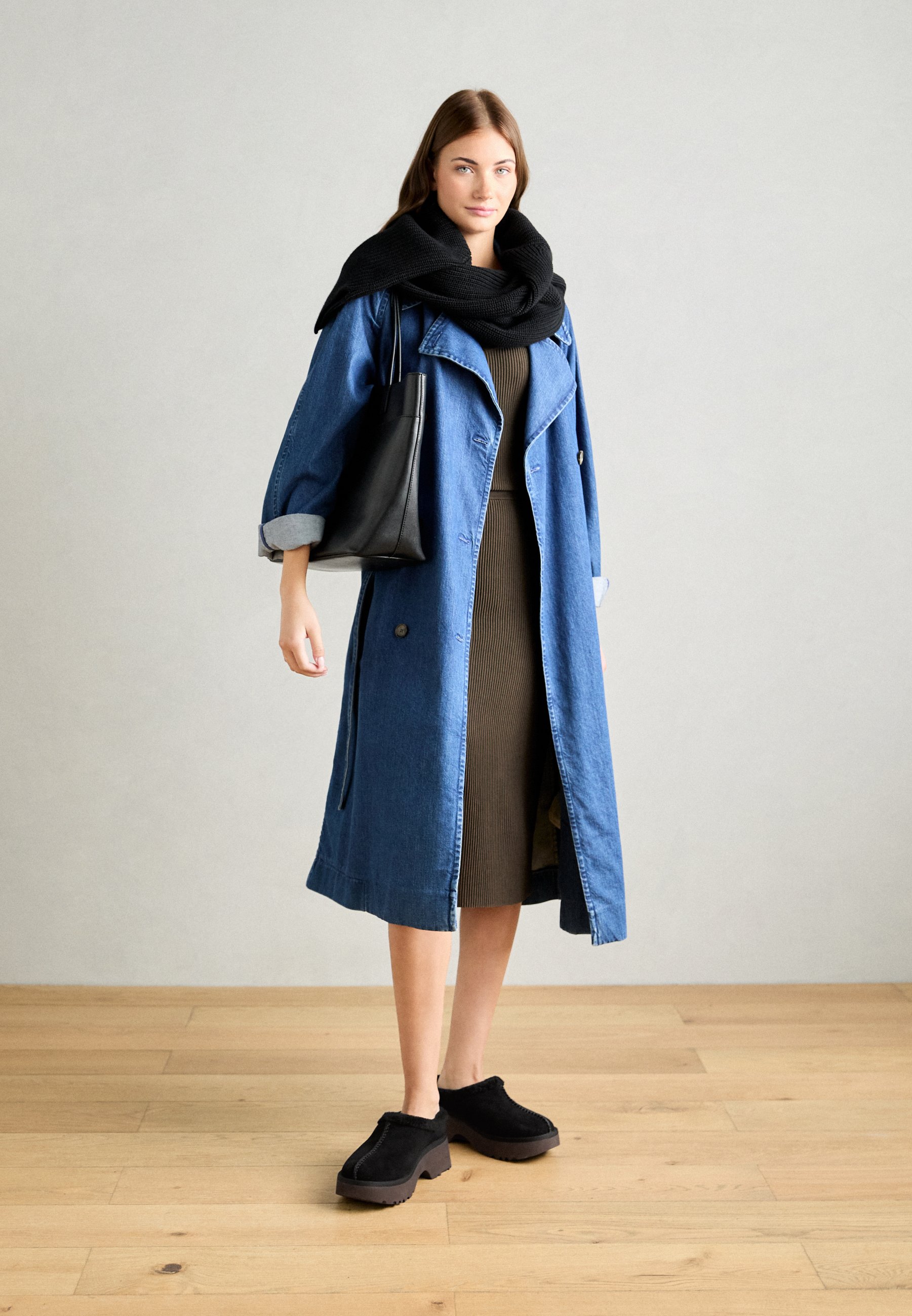 UGG NEW HEIGHTS COZY - Mules de tacón - black/negro - Zalando.es