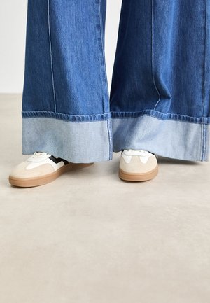 CUZIMA - Sneakers - beige/white/black