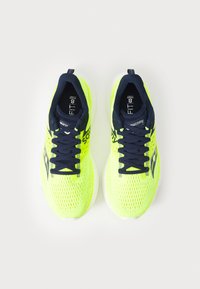Saucony RIDE 17 - Hardloopschoenen voor op de weg - citron/navy