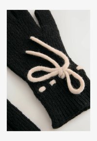 Vybráno, monochrome