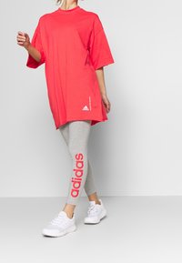 adidas Performance Triko s potiskem - pink