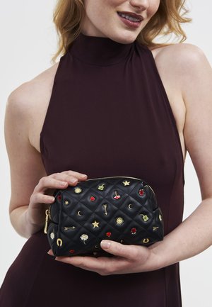 FABLE ENGLAND, QUILTED MOTIF EMBROIDERED - Wash bag - black
