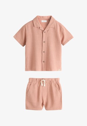 Next, REGULAR FIT - SHORT SLEEVE REVERE COLLAR SHIRT & SHORTS SET . - Shorts - terracota