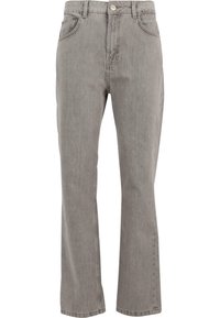 Jean gris à jambes droites avec poches avant et arrière, passants de ceinture et une fermeture par bouton à la taille.