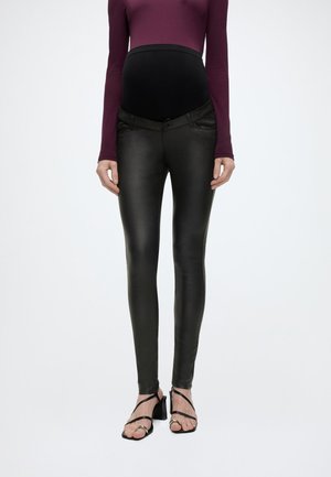Vero Moda Maternity VMMSEVEN COATED PANTS  - Nohavice - black