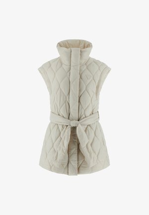 Gilet trapuntato beige con collo alto, design senza maniche e cintura frontale annodata. Presenta un motivo a diamante e una texture liscia.