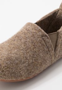 Bisgaard SAILOR UNISEX - Pantofole - camel