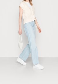 YAS Kofta - off-white