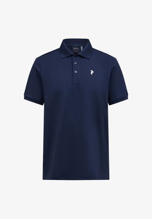 Navyblauw poloshirt met korte mouwen, drie knopen en een klein, wit hoekig logo op de linkerborst.