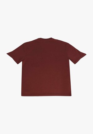 Kortromb T-shirt in wijnrood van een zachte, gestructureerde stof. Ronde ronde halslijn, rechte pasvorm en rechte zoom. Geen zichtbare logo's of patronen.