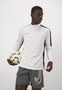 Nike Performance SHORT - Sportske kratke hlače - iron grey/dragon red/pure platinum
