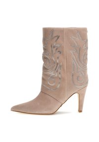 Bež sametist kontsaga boot, terava varba ja 3,5-tollise stiletto kontsaga. Välisküljel on keerukad hõbedased rhinestone disainid.