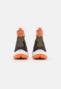 Adidas Terrex TERREX FREE HIKER 2 - Trekingové boty - olive strata/preloved fig/amber tint