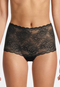 Schwarze Spitzenunterwäsche mit floralen Mustern, ausgestattet mit einem gewellten Taillenbund und einem glatten Unterteil. Durchscheinende Spitzenstruktur im gesamten Design.