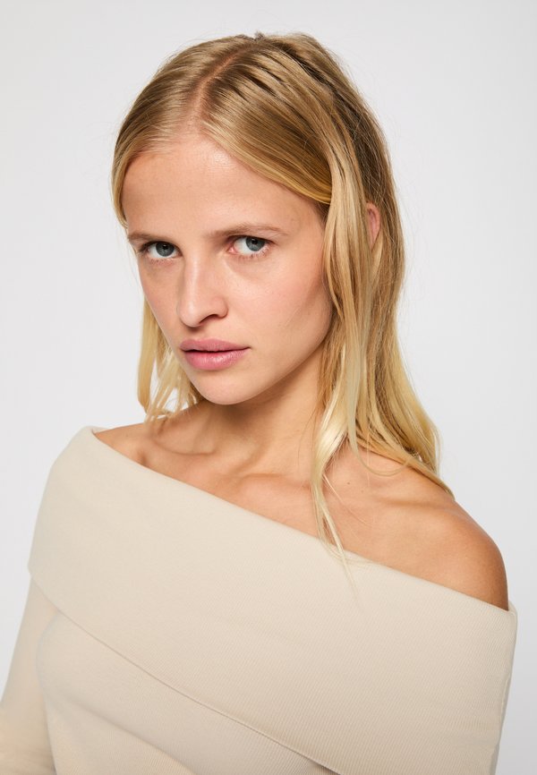 EXCLUSIVE OFF SHOULDER  - Long sleeved top - classic beige4