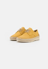 Tamaris Casual lace-ups - saffron