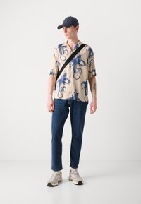 BOSS LAPISY - Ing - light beige