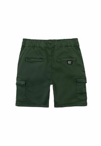 Pantaloni cargo verdi scuri con elastico in vita, tasche laterali e posteriori, e dettagli cuciti. Realizzati in tessuto leggero.