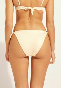 Calzedonia CALZEDONIA - Bas de bikini -  shiny satin coco white