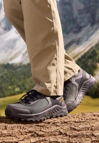 TRAILSTORM ASCEND WP - Chaussures de marche - dark grey/gold