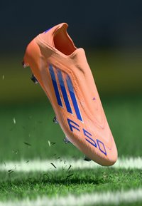 F50 ELITE LACELESS FIRM GROUND FOOTBALL BOOTS - Nogometne kopačke za trdo podlago - beam orange/lucid blue/footwear white