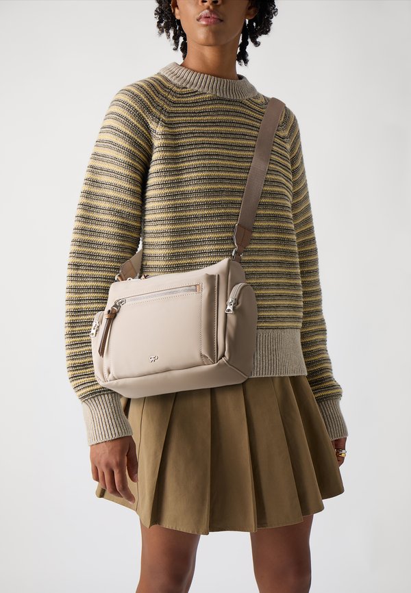 CROSSBODY BAG HARDY - Cross body bag - camel