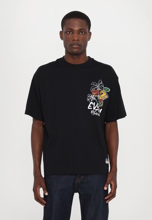 Evisu DARUMA WITH STICKERS TEE - Print T-shirt - black