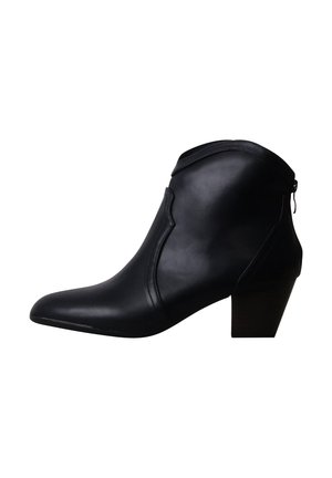 Bottine noire en cuir avec bout pointu, petit talon bloc et fermeture éclair à l'arrière.