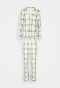 Kariertes Pyjama-Set mit einem Hemd zum Knöpfen und elastischer Taille. Die Farben umfassen Grün, Weiß und zartes Pfirsich, gefertigt aus einem weichen Stoff.
