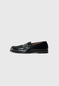 Loafers - black