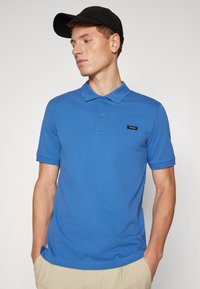 Calvin Klein BUTTON - Poloskjorter - delta blue